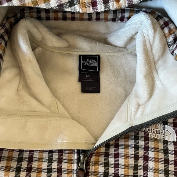 The North Face Apex Tech Women’s Jacket in White and Other Brown-based Colours - Picture 2 of 8